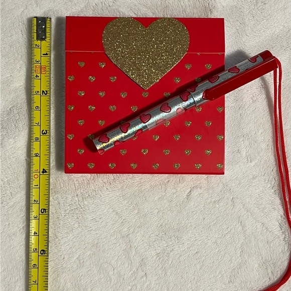 Valentine set: 3 necklaces, pen with heart notepad - Picture 9 of 9